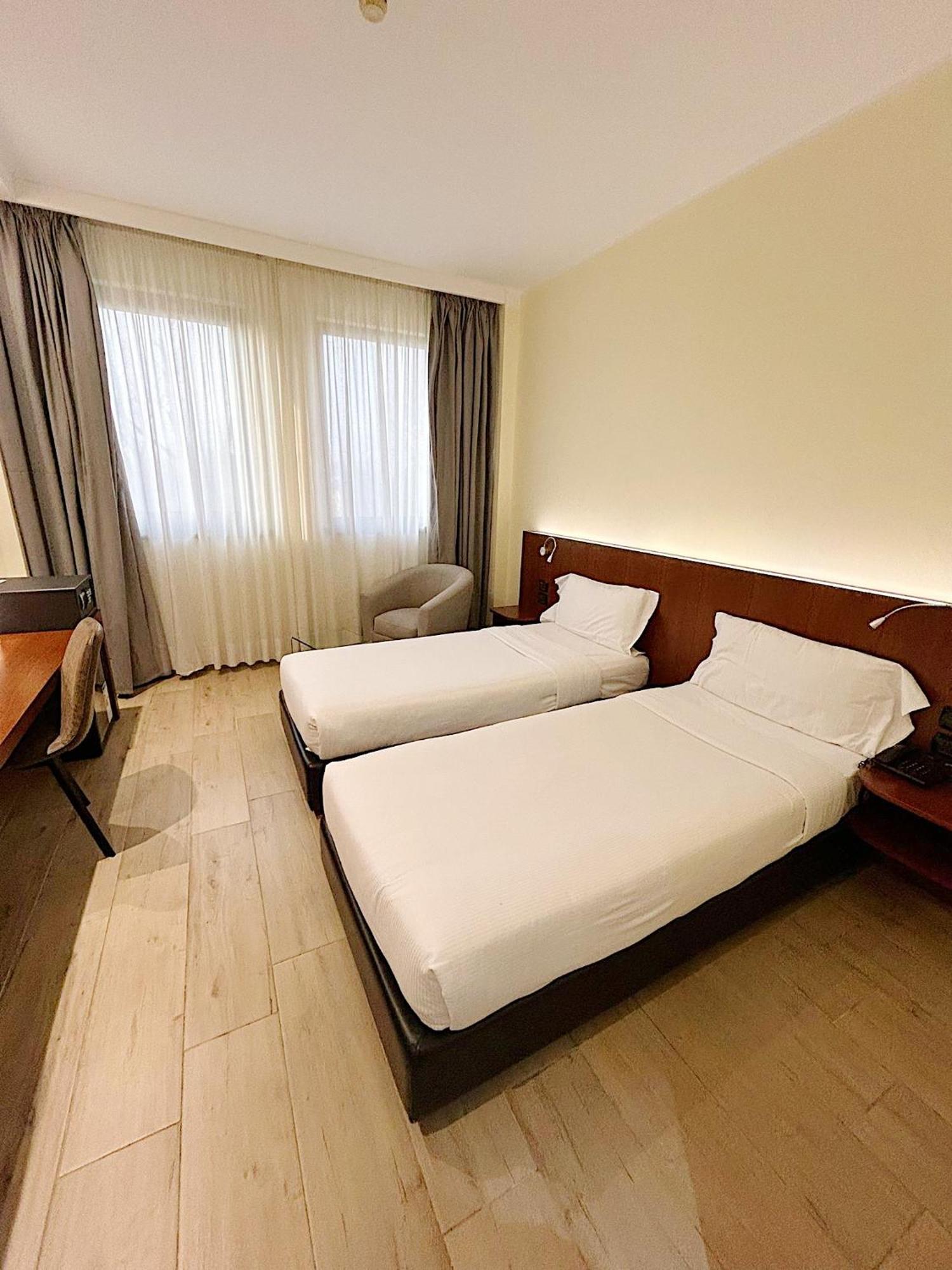 Ih Hotels Milano Blu Visconti Trezzano sul Naviglio Exterior photo